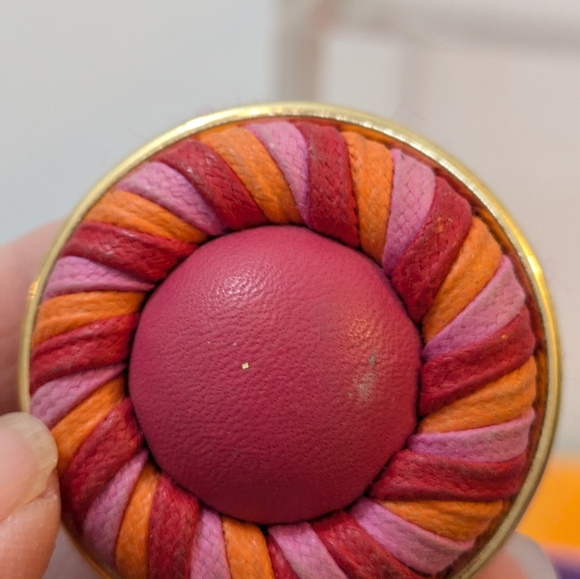 Vintage Round Clip Earrings, Pink Orange Gold, Fashion Jewelry - Picture 9 of 12